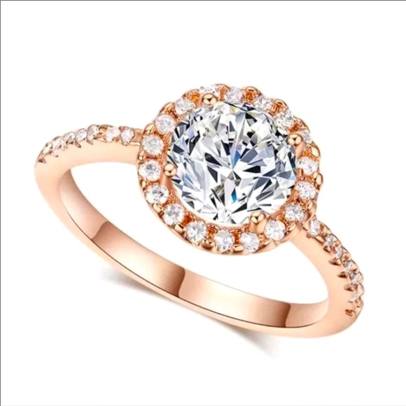 Center of My Universe Round Halo Ring - Picture 1 of 12